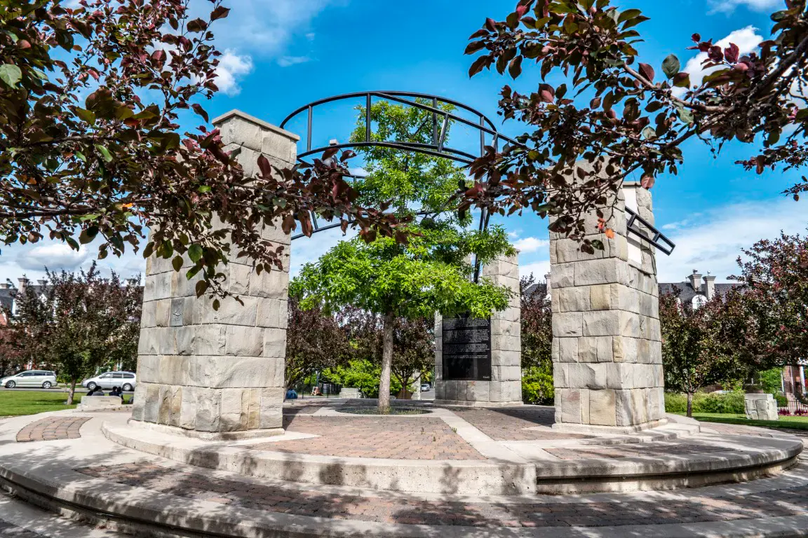 Garrison Woods property and community context